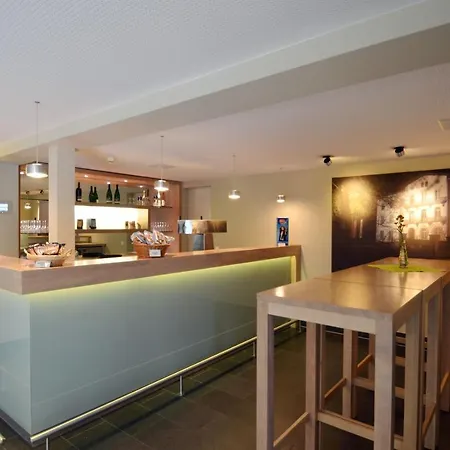 Wasserburg Rindern 3* クレーフェ